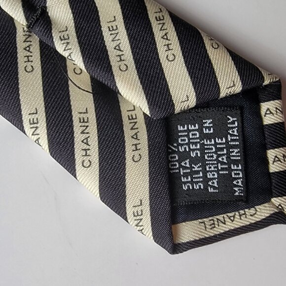 CHANEL Men's Vintage Tie 100% Silk Made in Italy black & white stripes w CHANELs - Picture 3 of 5